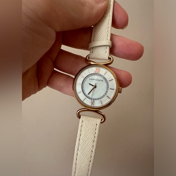 Anne Klein Watch 👌🏻 condition - Picture 5 of 6